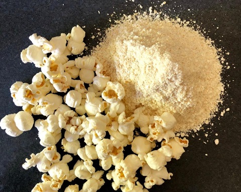 Popcorn and popcorn flour